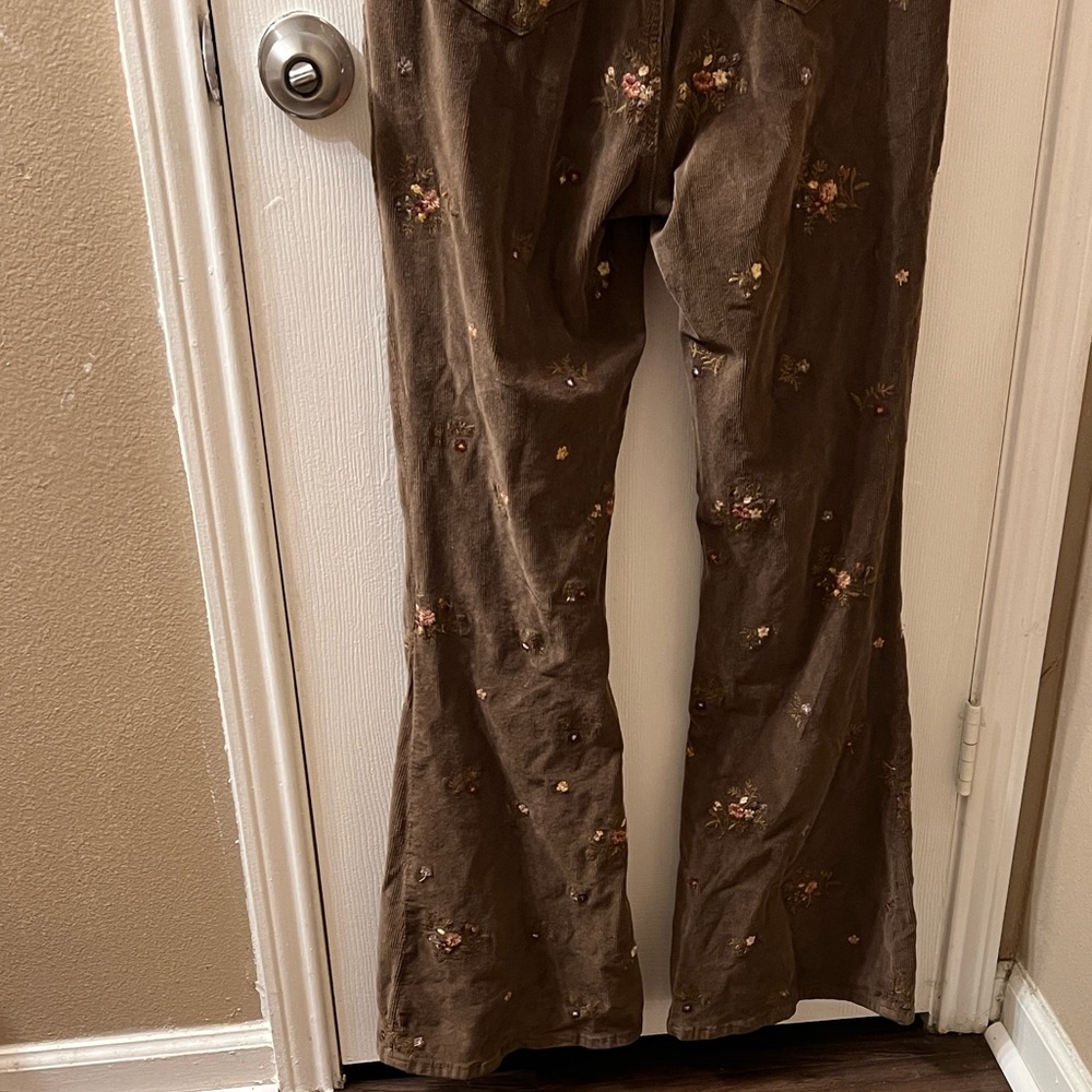 Driftwood Embroidered Cord
Coverall size L - Picture 9 of 11